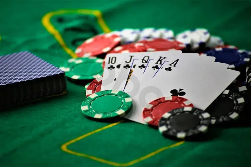 Paradise 8 Poker